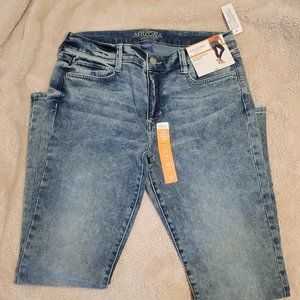 *BRAND NEW WITH TAGS* Arizona Fave Super Skinny Denim Jeans Size 11 (Juniors)
